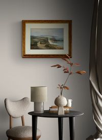 Quiet_interior_corner_with_table_and_chair